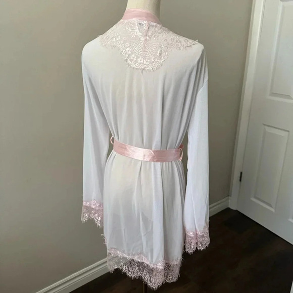 White and pink ribbon tie up robe feminine lacy - Picture 7 of 7